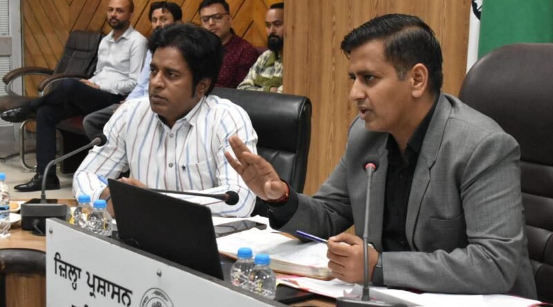 जालंधर में बिना इजाजत सड़क खोदने पर होगी सख्त कार्रवाई: डिप्टी कमिश्नर डा. हिमांशु अग्रवाल
