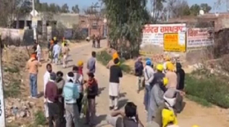 किसानों ने किया हाइवेजाम ,पंजाब पुलिस ने किसानों पर छोड़े आंसू गैस के गोले