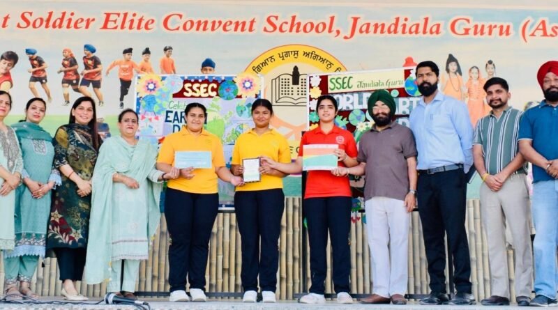 ਸੇਂਟ ਸੋਲਜਰ ਦੀਆਂ ਲੜਕੀਆਂ ਨੇ ਅਵਾਰਡ ਦੇ ਨਾਲ 7500 ਰੁਪਏ ਦਾ ਇਨਾਮ ਵੀ ਜਿੱਤਿਆ