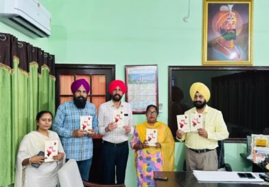 ਬਰਨਾਲਾ ਵਿੱਚ ਕਾਵਿ ਸੰਗ੍ਰਹਿ ‘ਫੁੱਲਾਂ ਤੋਂ ਹੌਲਾ’ ਦਾ ਲੋਕ ਅਰਪਣ