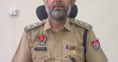 ਸ਼੍ਰੀ ਗੁਰੂ ਨਾਨਕ ਮਿਸ਼ਨ ਚੌਂਕ ਨੇੜੇ ਕਾਰ ਵਿੱਚੋਂ ਪੈਸੇ ਕੱਢਣ ਦੇ ਮਾਮਲੇ ਦੀ ਜਾਂਚ ਜਾਰੀ